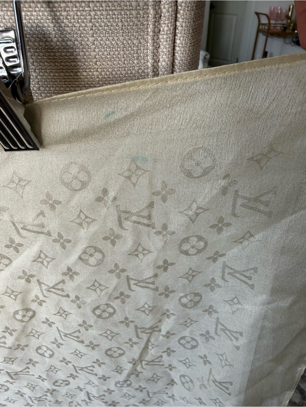 Louis Vuitton Vintage Monogram 100% Silk Scarf Wrap Ivory Cream - Picture 4 of 11